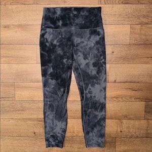 Lululemon Size 8 Align High-Rise Pant 25"
Diamond Dye Pitch Grey Graphite Grey